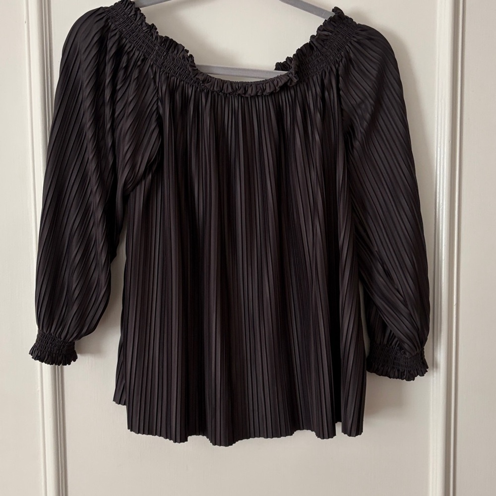 Banana Republic pleated silky top
